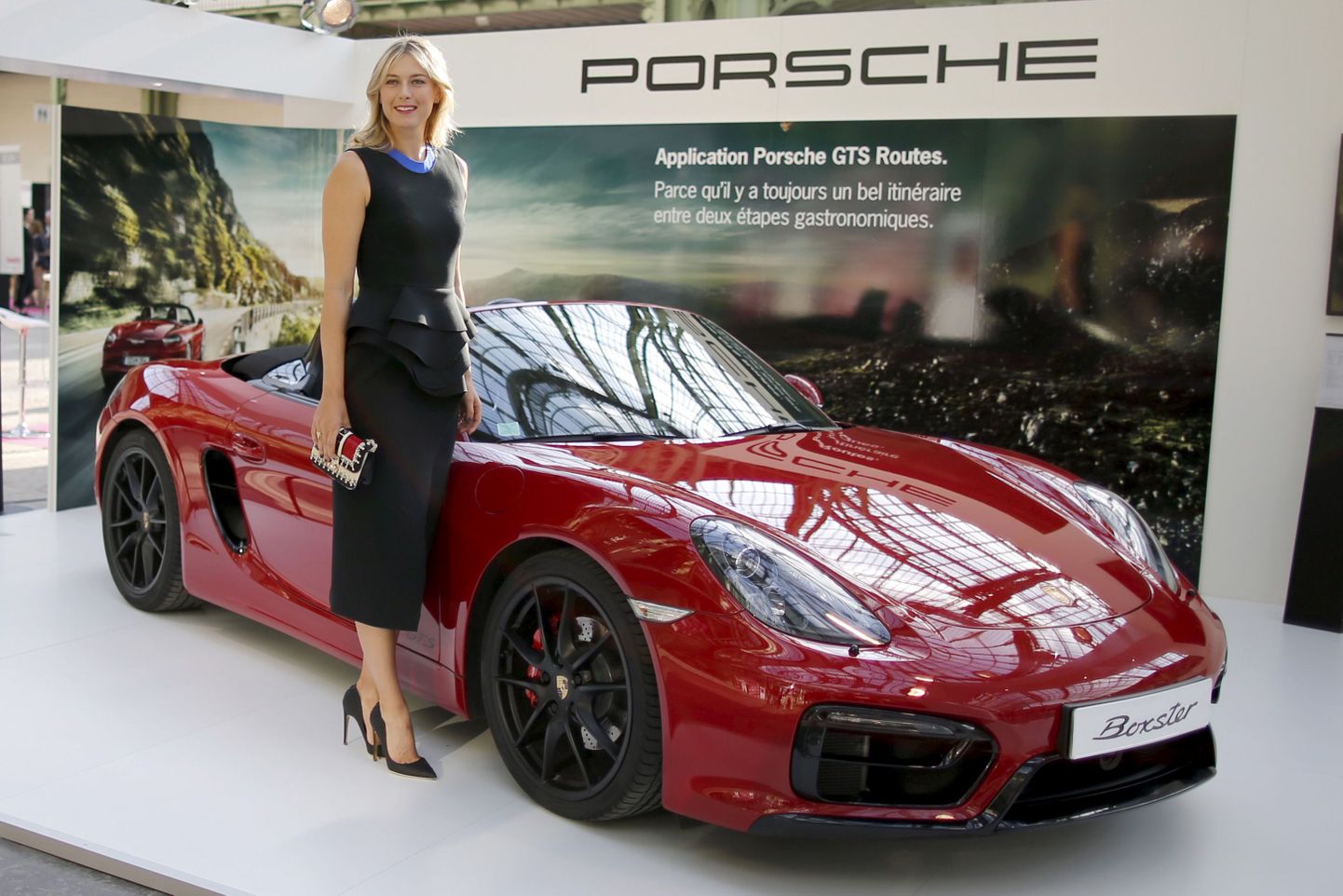 See on klassika: kaunis naine ja punane kiirauto. Ehk Maria Šarapova ja Porsche.