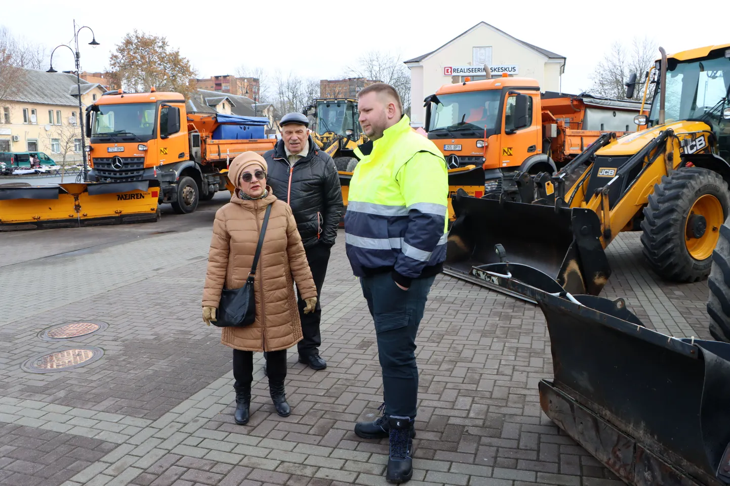 Esimene lumekoristustehnika tutvustamise üritus ei olnud kuigi rahvarohke, ent kõik linnaelanike küsimused said korraldajatelt vastused.