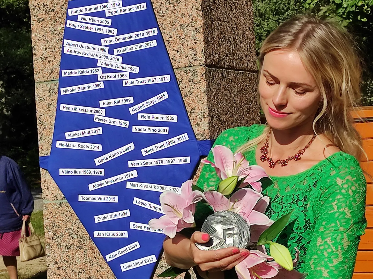 Teos “Janu on kõikidel üks” tõi Kristiina Ehinile Vilde auhinna ja medali.