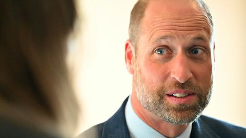 VIDEO ⟩ Prints William näitas elutervet eneseirooniat, kui kiilaspäisele troonipärijale fööni tutvustati