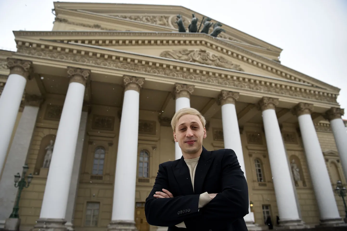 Pavel Dmitritšenko poseerimas teisipäeval Moskva Suure Teatri ees.