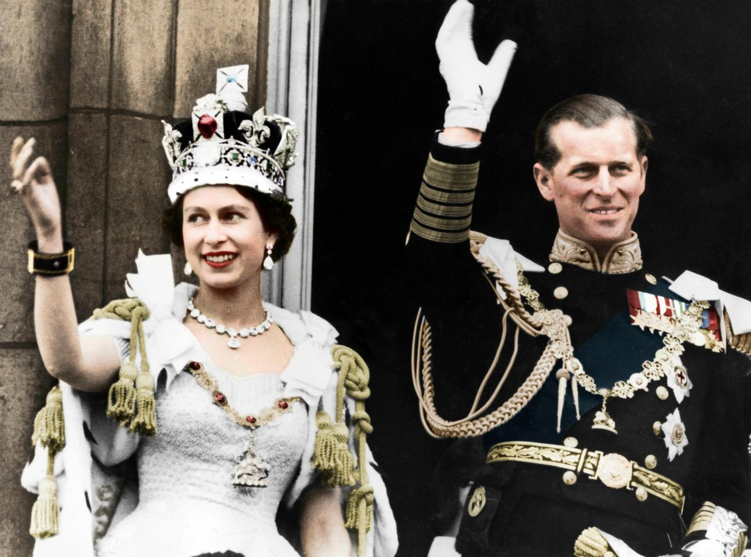 Kuninganna Elizabeth II ja Edinburghi hertsog 1953. aastal oma kroonimispäeval Buckinghami palees