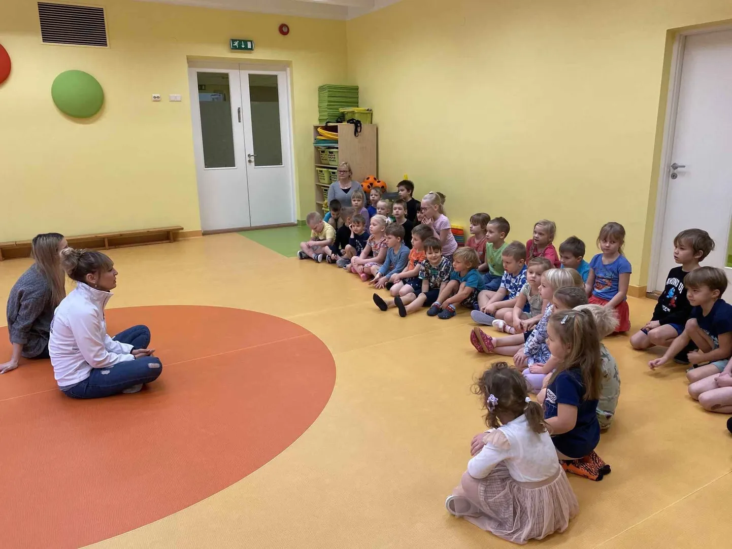Külaskäigud koolidesse ja lasteaedadesse annavad head tagasisidet laste teadlikkusest looduse suhtes ning nende hoolimine annab vabatahtlikele indu edasi tegutseda.