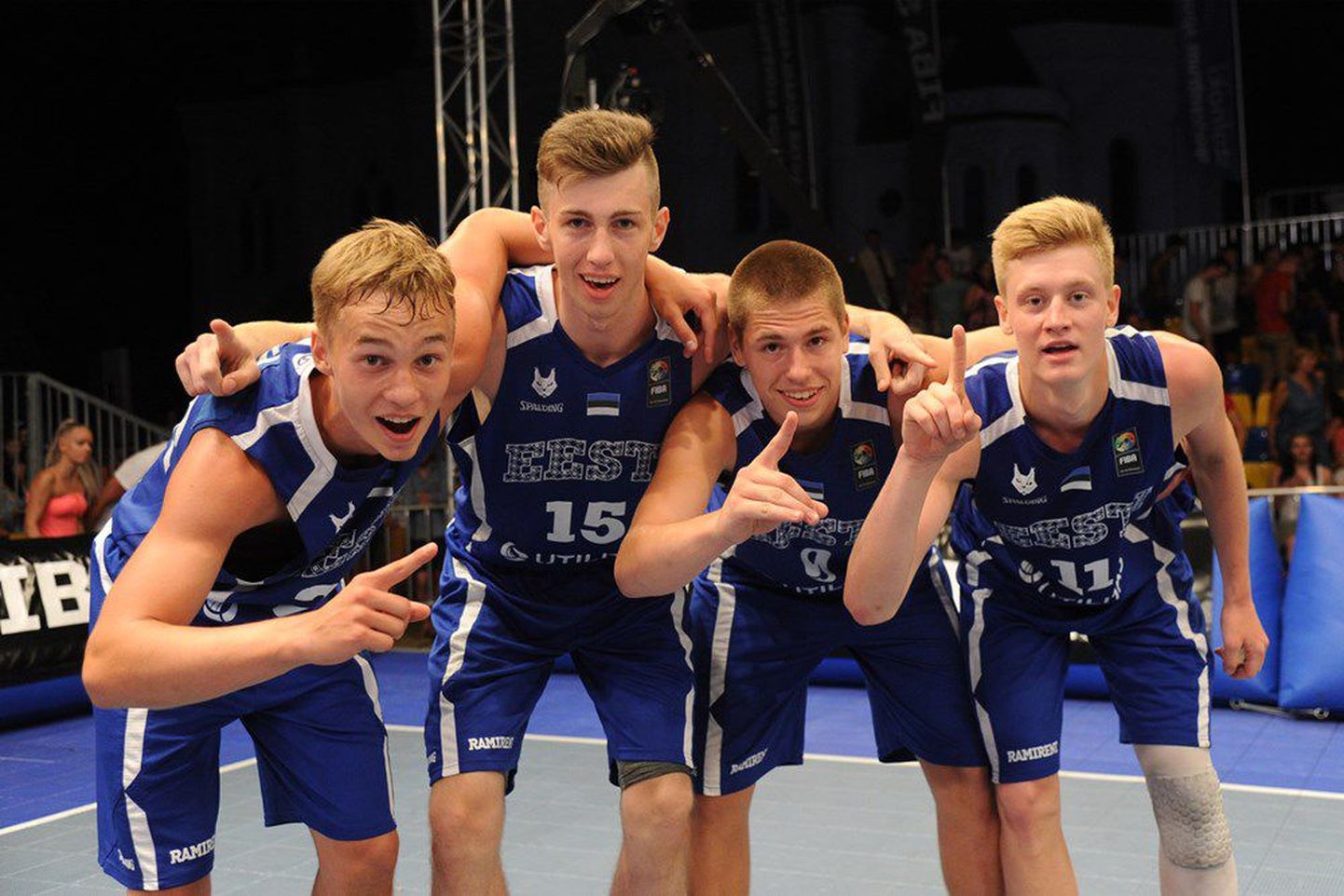 Euroopa meistrivõistluste valikturniiril esikoha saavutanud Eesti kuni 18-aastaste noormeeste koondis. Vasakult teine Hendry Engelbrecht.