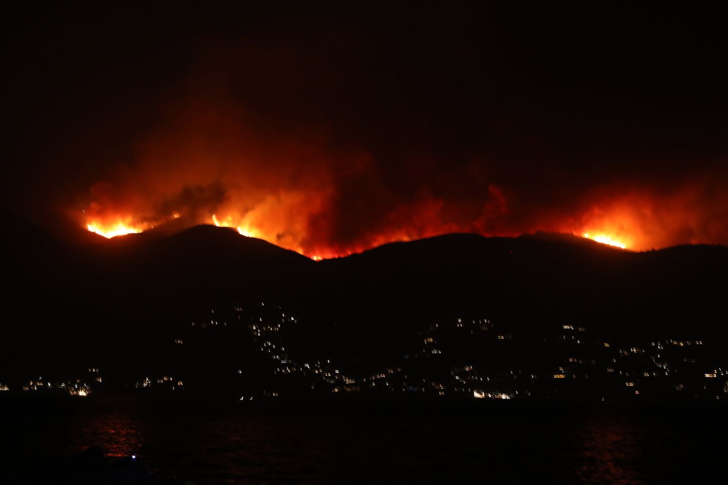 Kaader põlengust Korfu saarel