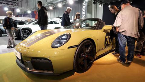 GALERII ⟩ Motoshow näitab masinaid Benzist Porsche erimudelini