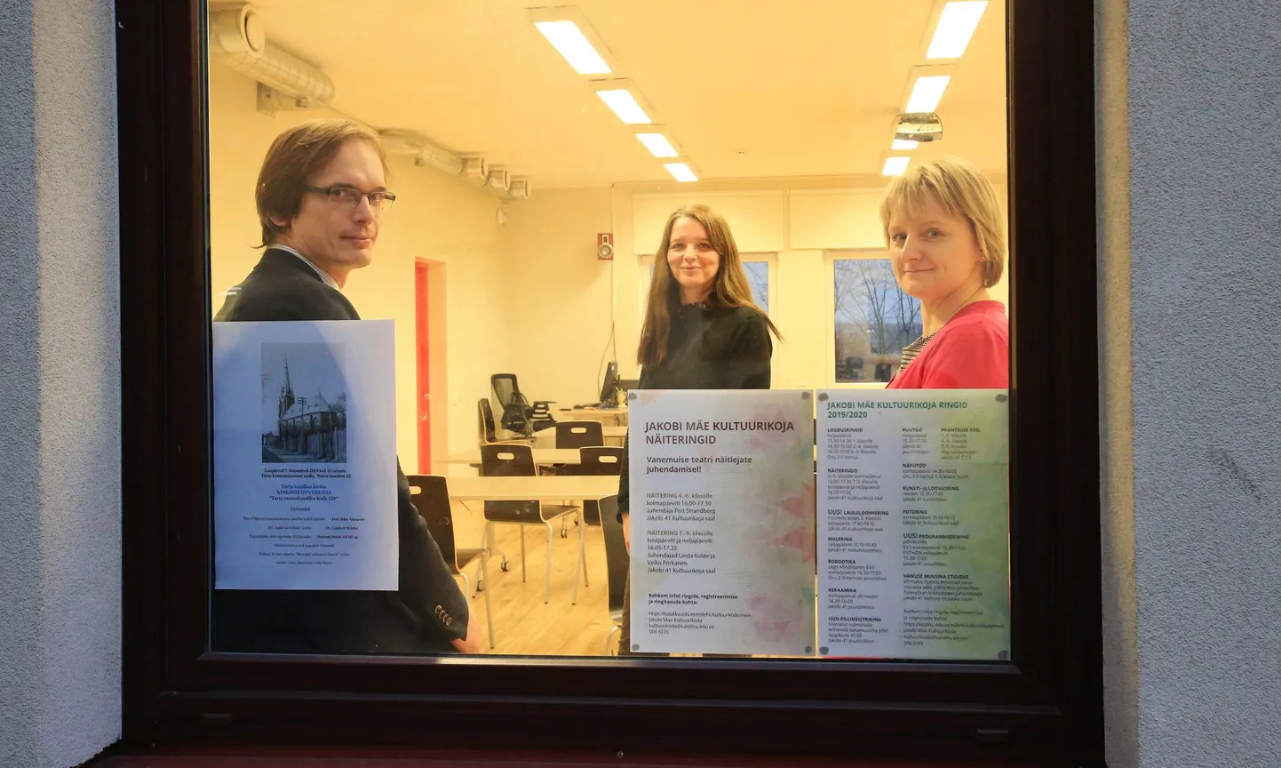 Järgmisel sügisel avatavas katoliku hariduskeskuse gümnaasiumis asuvad teiste hulgas tööle gümnaasiumi õppekava väljatöötaja Mairo Rääsk (vasakult), Tartu katoliku hariduskeskuse arendusjuht Aleksandra Sooniste ja direktor Liina Tamm.