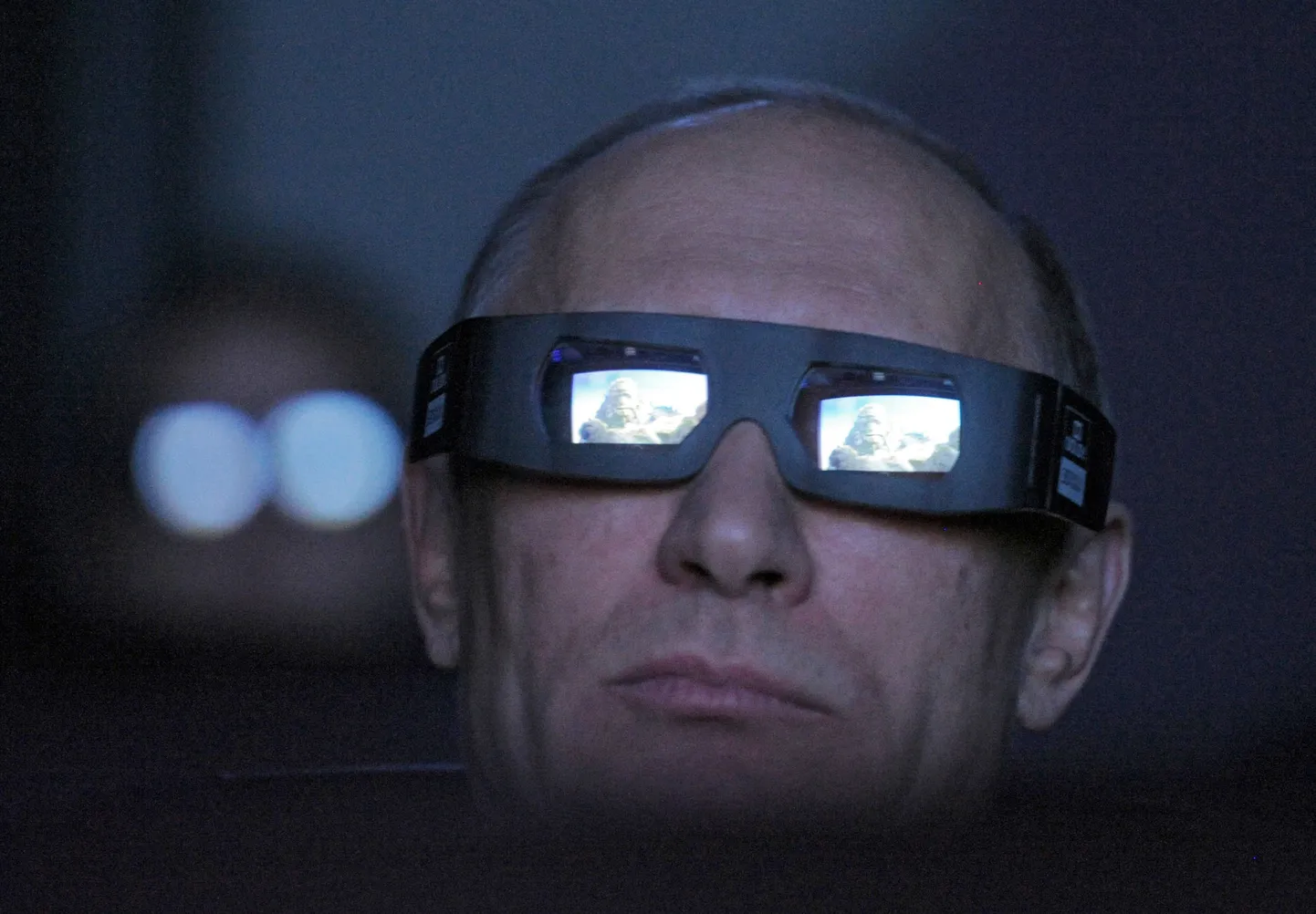 Владимир Путин в 3D-очках