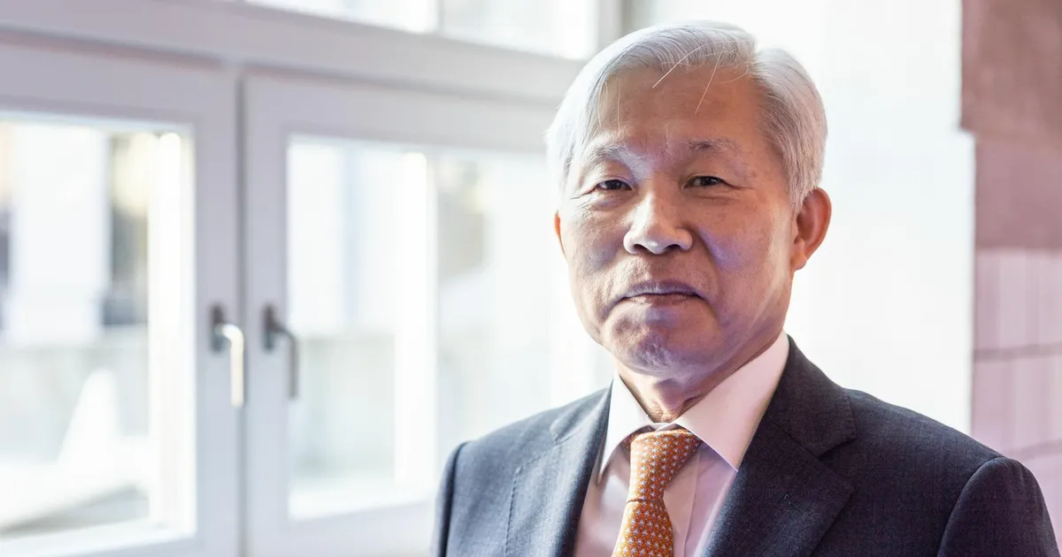 Kim Jong-un erineb oma isast ja vanaisast