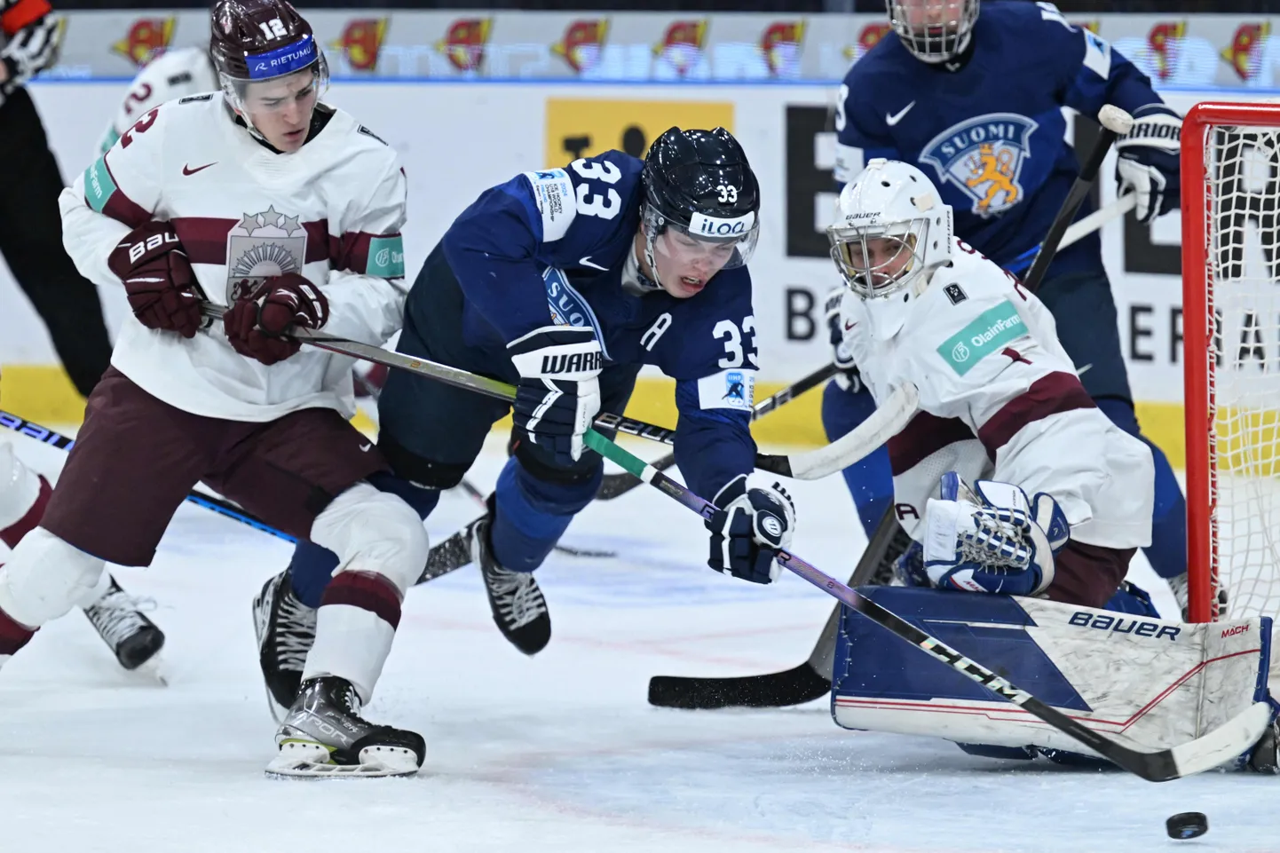 Сборная Латвии на молодежном ЧМ по хоккею пережила третье поражение подряд