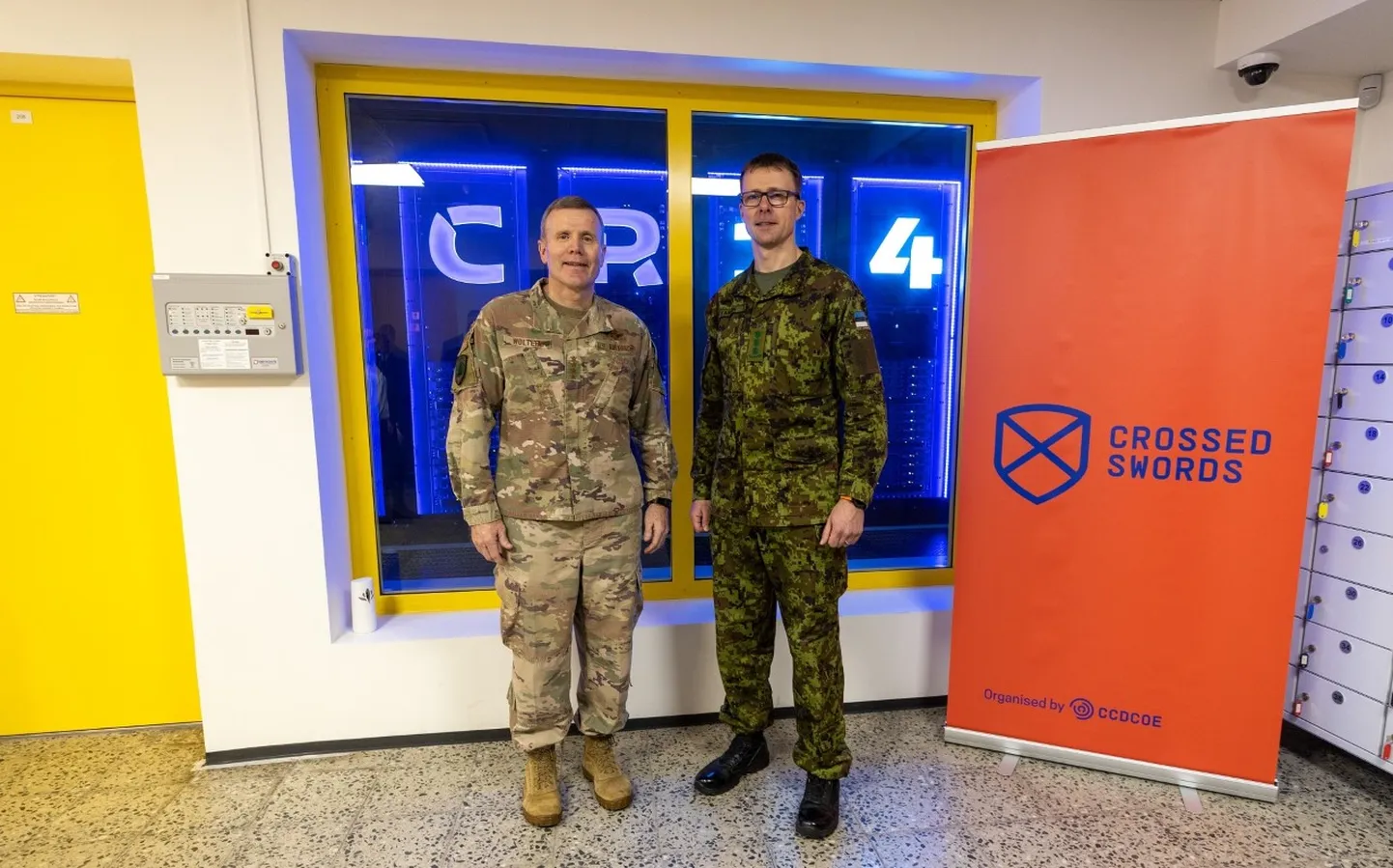 NATO Euroopa liitlasvägede ülemjuhataja kindral Tod D. Wolters koos NATO küberkaitsekoostöö keskuse direktori kolonel Jaak Tarieniga