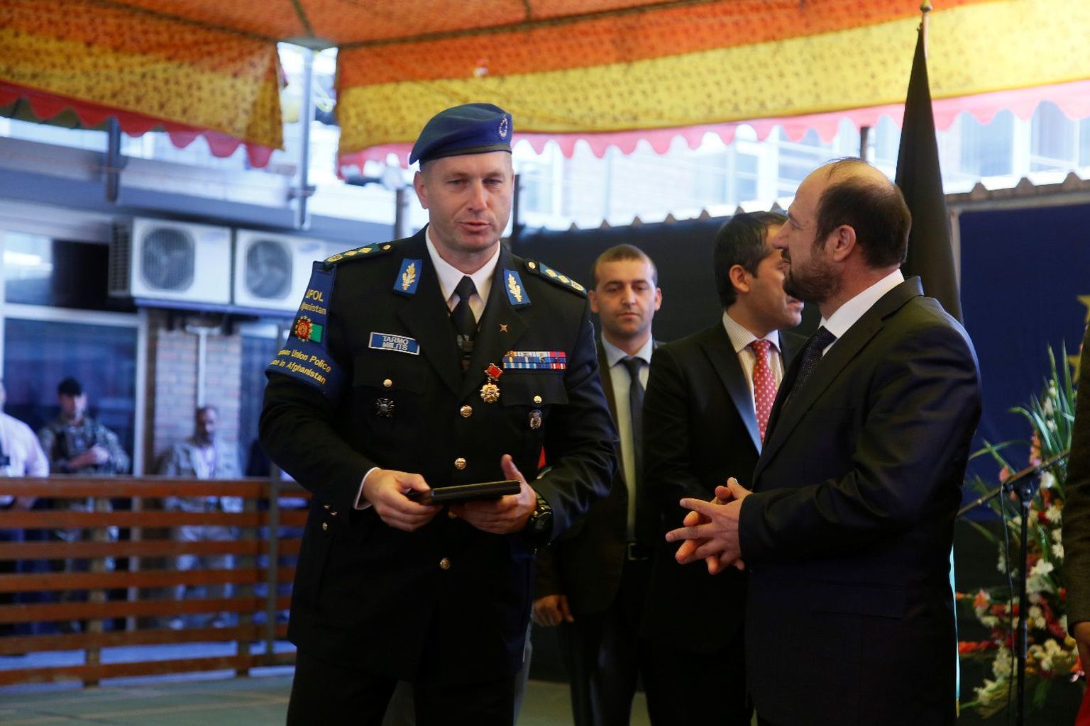Viimased neli aastat kandis Tarmo Miilits Afganistanis teenides Euroopa Liidu politseimissiooni asejuhi uhket mundrit.
