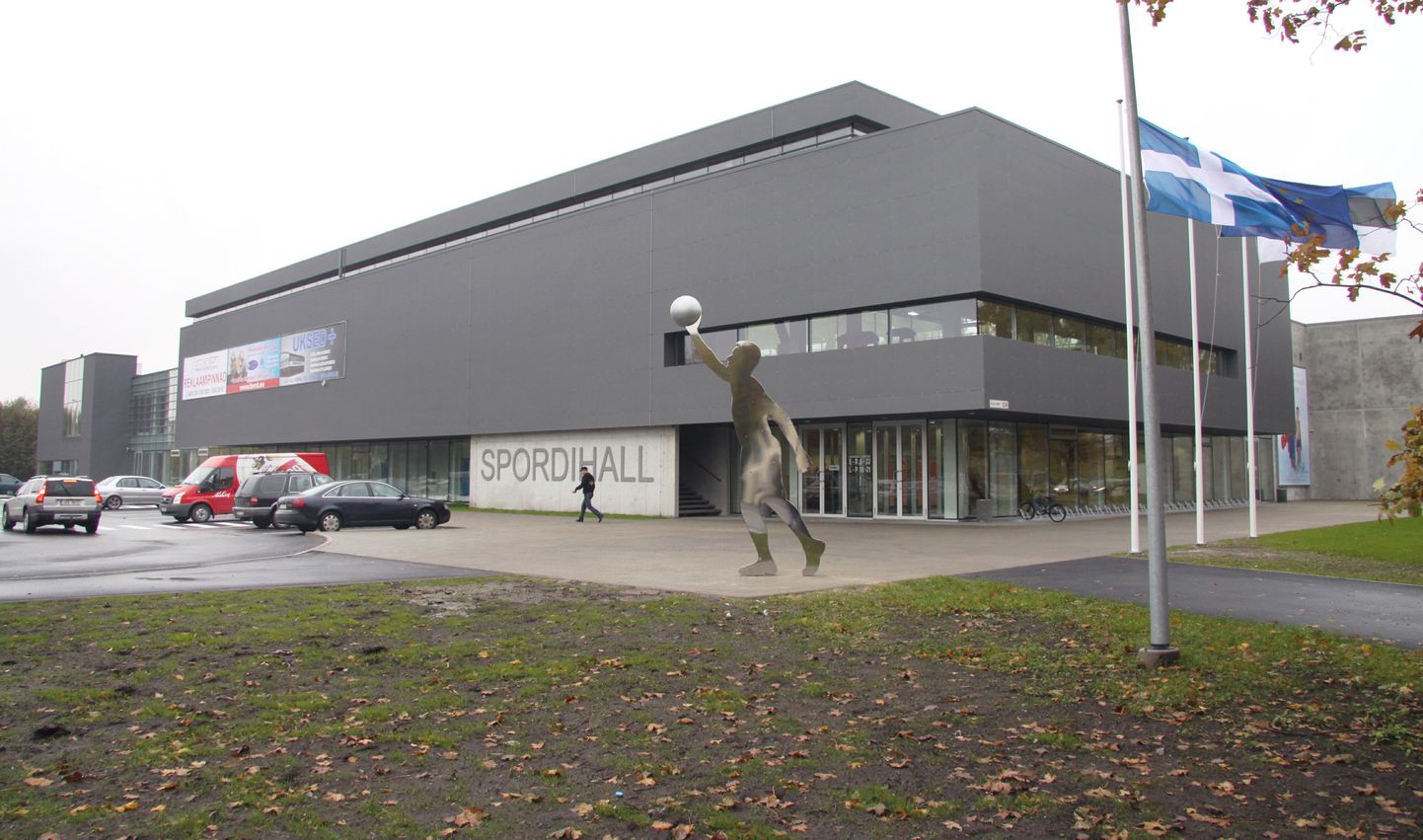 Pärnu spordikooli kodu Pärnu spordihall.