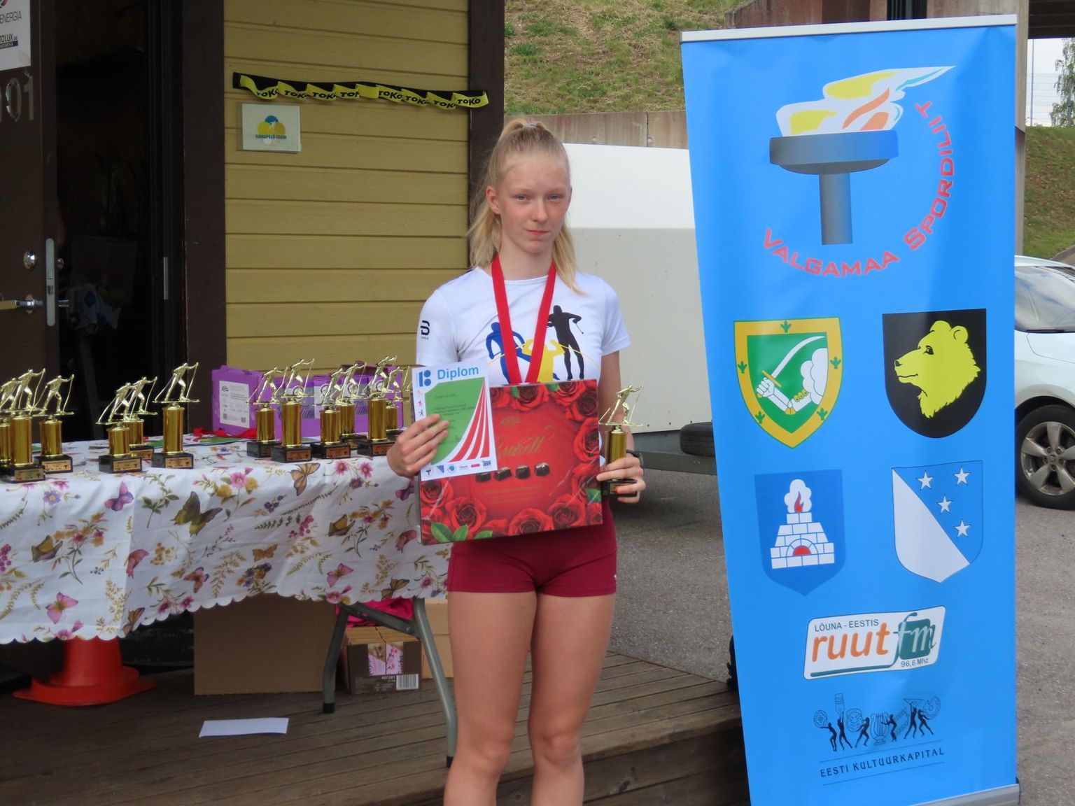 Valgamaa kõige sportlikumaks perekonnaks kuulutatud Unnide perre kuuluv Anni Lii Unn võitis tänavu muu hulgas Valgamaa suusasarja N16 vanuseklassis ja maakonna meistritiitli.