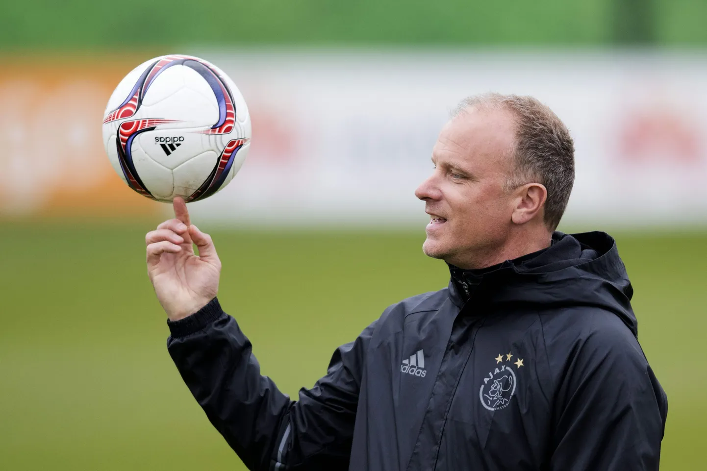 Dennis Bergkamp.