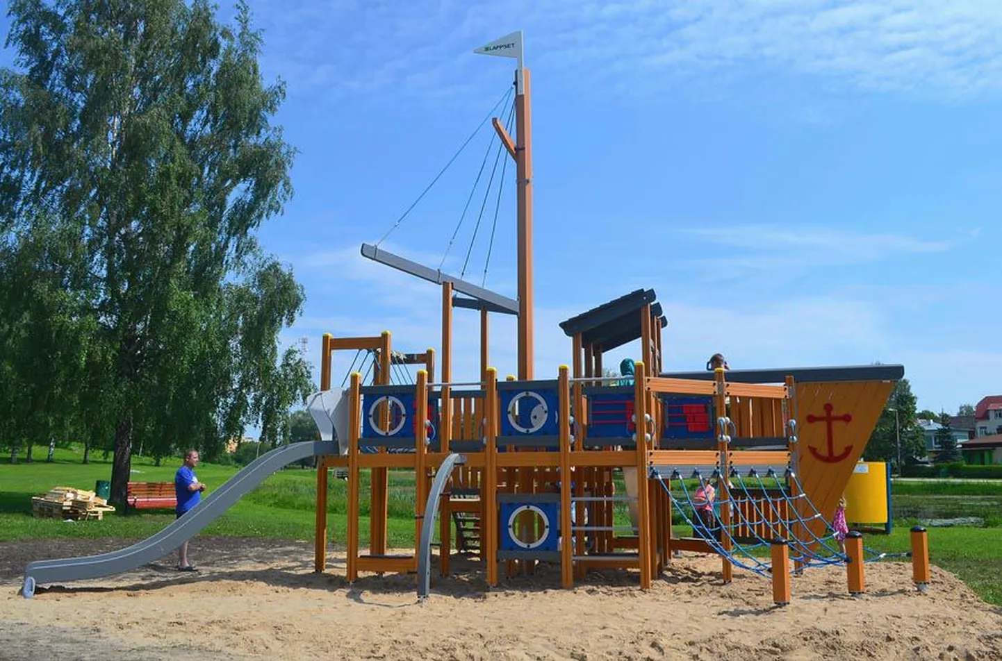 Praeguse plaani kohaselt leiab suurem osa minifestivali ettevõtmistest aset Paala järve randa paigaldatud laevakujulise mänguväljaku ümber.