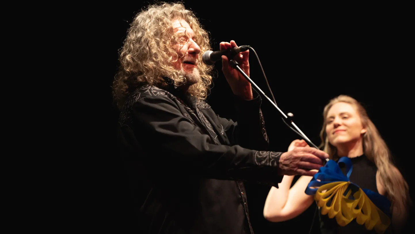Robert Plant esineb Saving Grace'iga 2022. aastal.