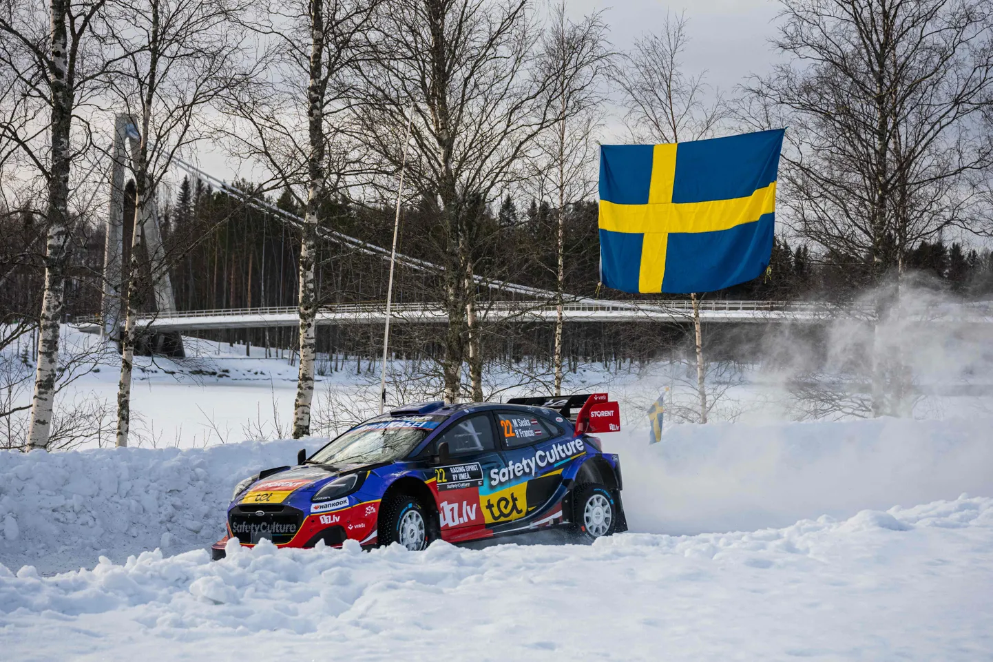 Latvijas vadošā rallija ekipāža ar pilotu Mārtiņu Sesku un stūrmani Renāru Franci