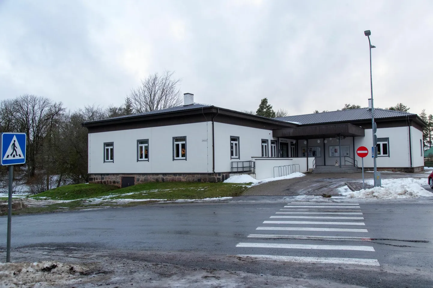Aasta pärast peaks Viiratsi rahvamaja olema uues kuues. Seda hakatakse ümber ehitama kogukonnakeskuseks, kus tegutsevad muu hulgas raamatukogu ja noortekeskus.