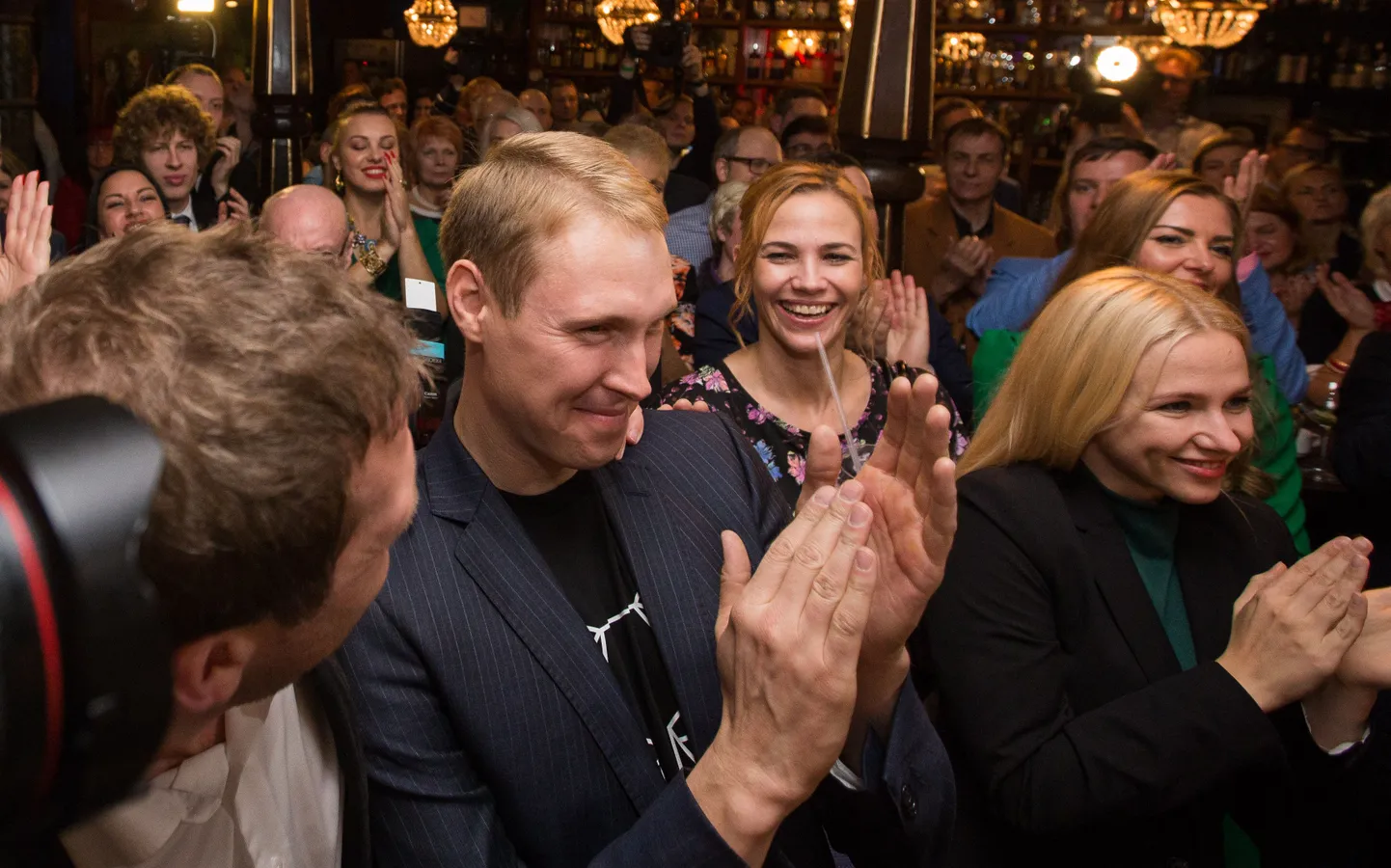 Raimond Kaljulaid Keskerakonna valimispeol.
