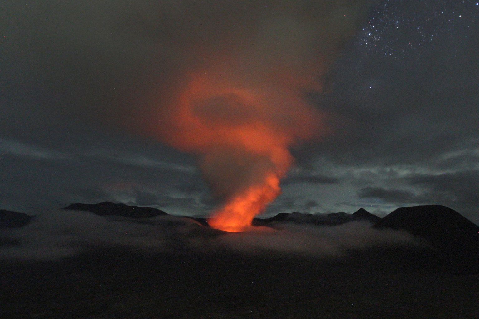 Indoneesia Ida-Jaava Bromo vulkaan, mis kuulub Vaikse ookeani tuleringi