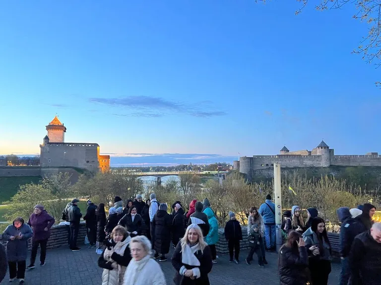 Нарва и Ивангород, Эстония и Россия разделены всего ста метрами реки Нарвы.