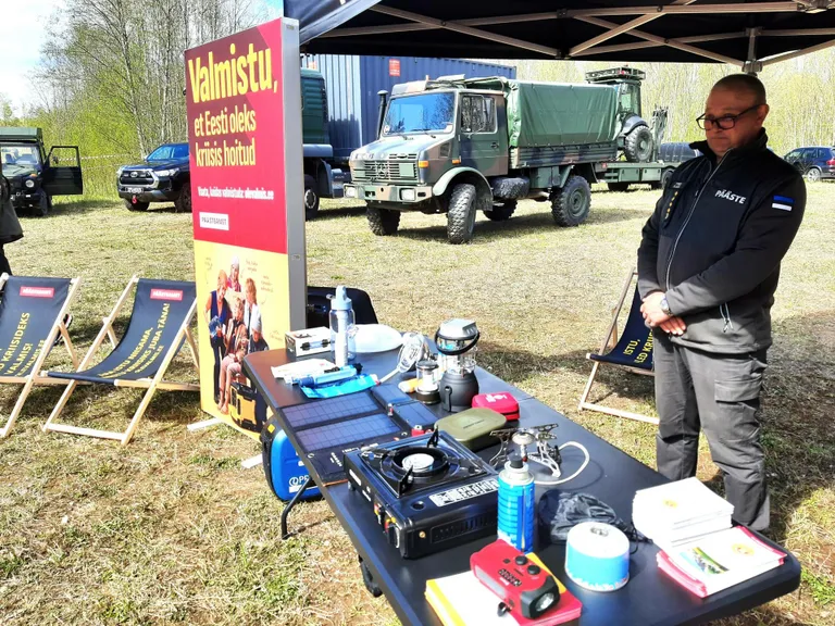 Elanikele vajalikku kriisivarustust tutvustas Fred Kaas.