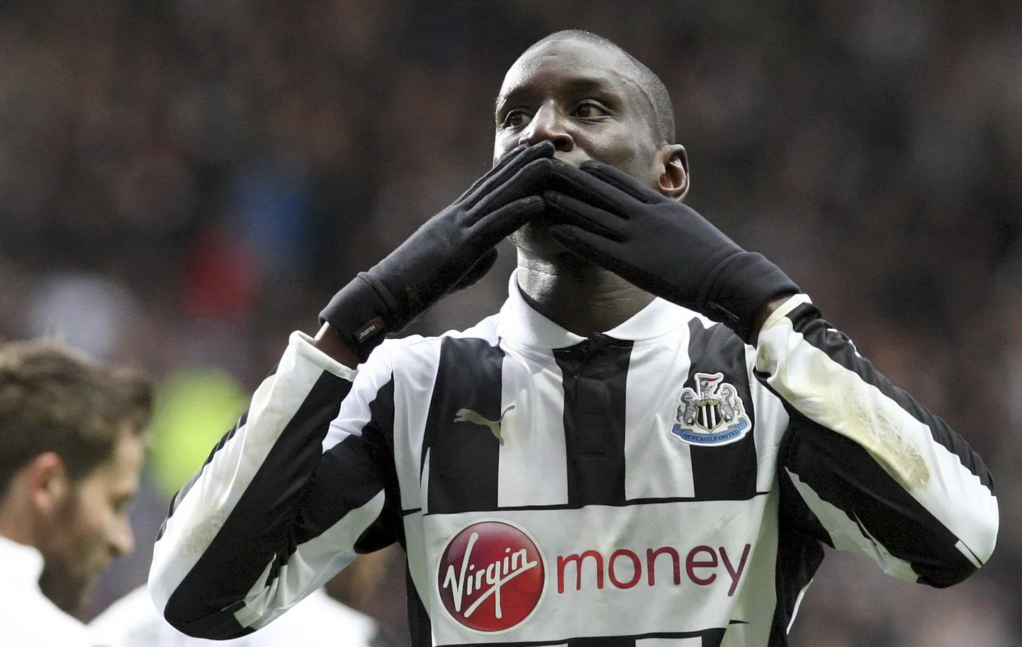 Demba Ba on alates tänasest Londoni Chelsea mängija.