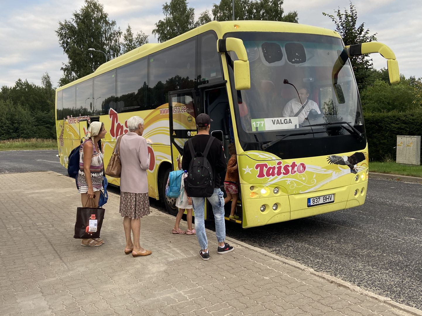 Nädal tagasi, eelmise pühapäeva õhtul tegi bussifirma Taisto viimase reisi Tallinnast Valka. Paidest läks bussile neli reisijat ja samapalju ka väljus. Türilt tuli bussile ema lapsega.