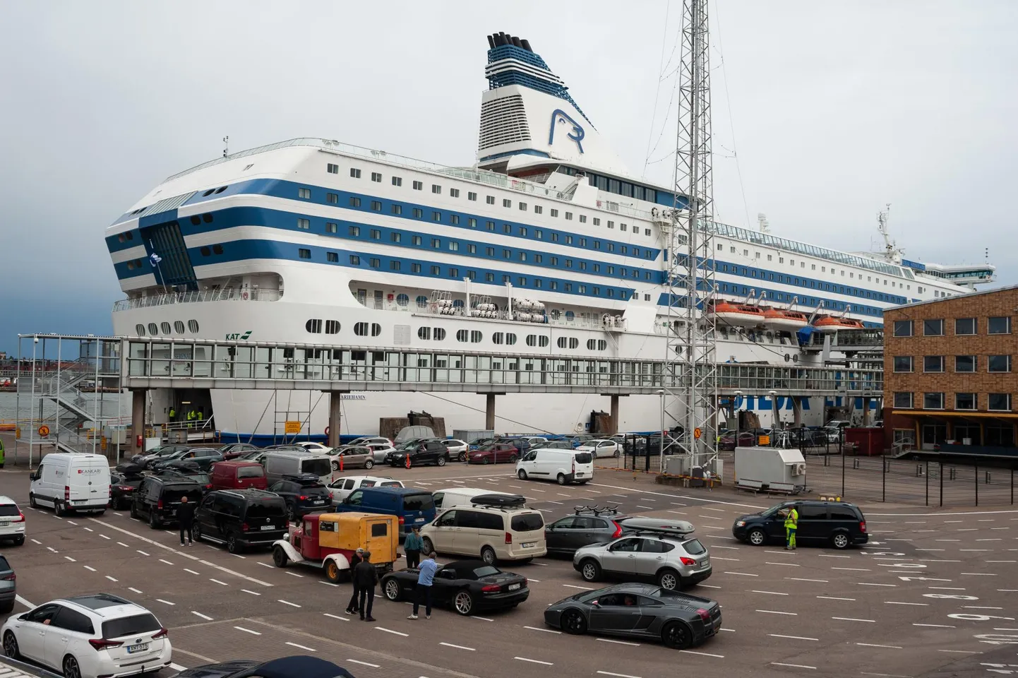 Судно Silja Serenade