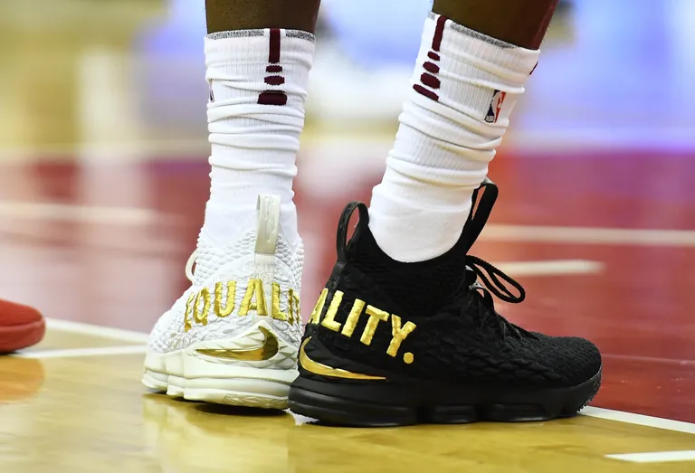 LeBron Jamesi korvpallijalatsid