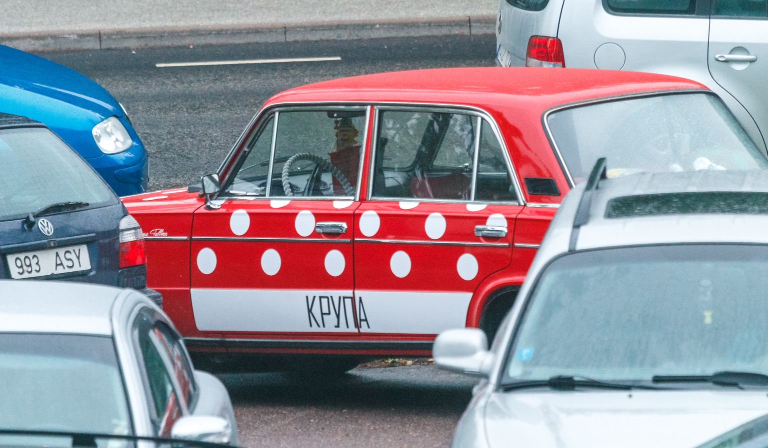 Eesti paistab silma vana autopargiga