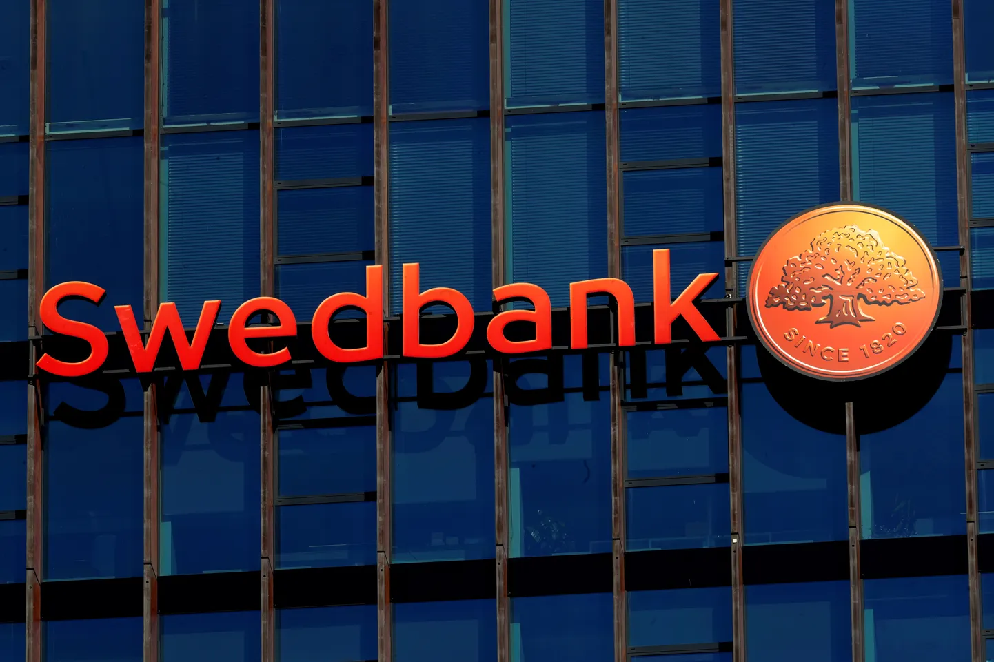 Логотип Swedbank.