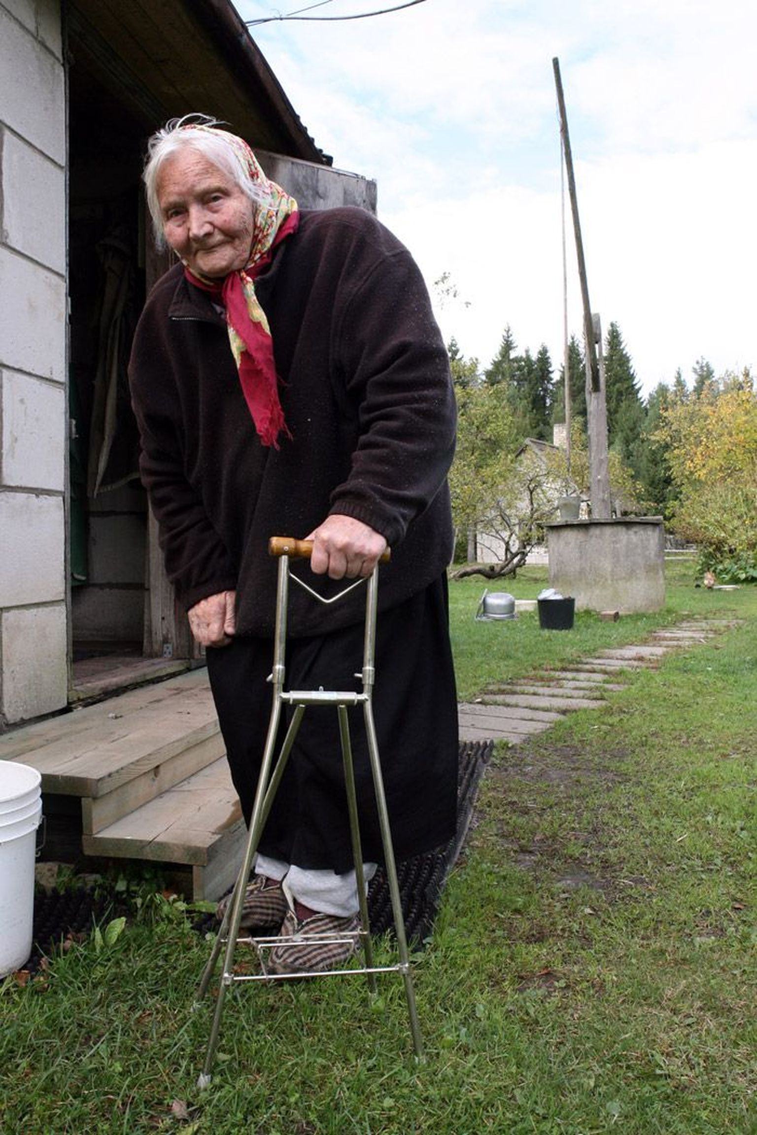 Vabadussõjast osavõtja lesk Ann Saar on kogu elu elanud Läti piiri lähedal Saarde vallas Viisireiu külas.