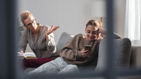VANEMAD ON HÄDAS ⟩ «Kui ma Instagrami ära keelan, teeb ta lihtsalt salakonto»