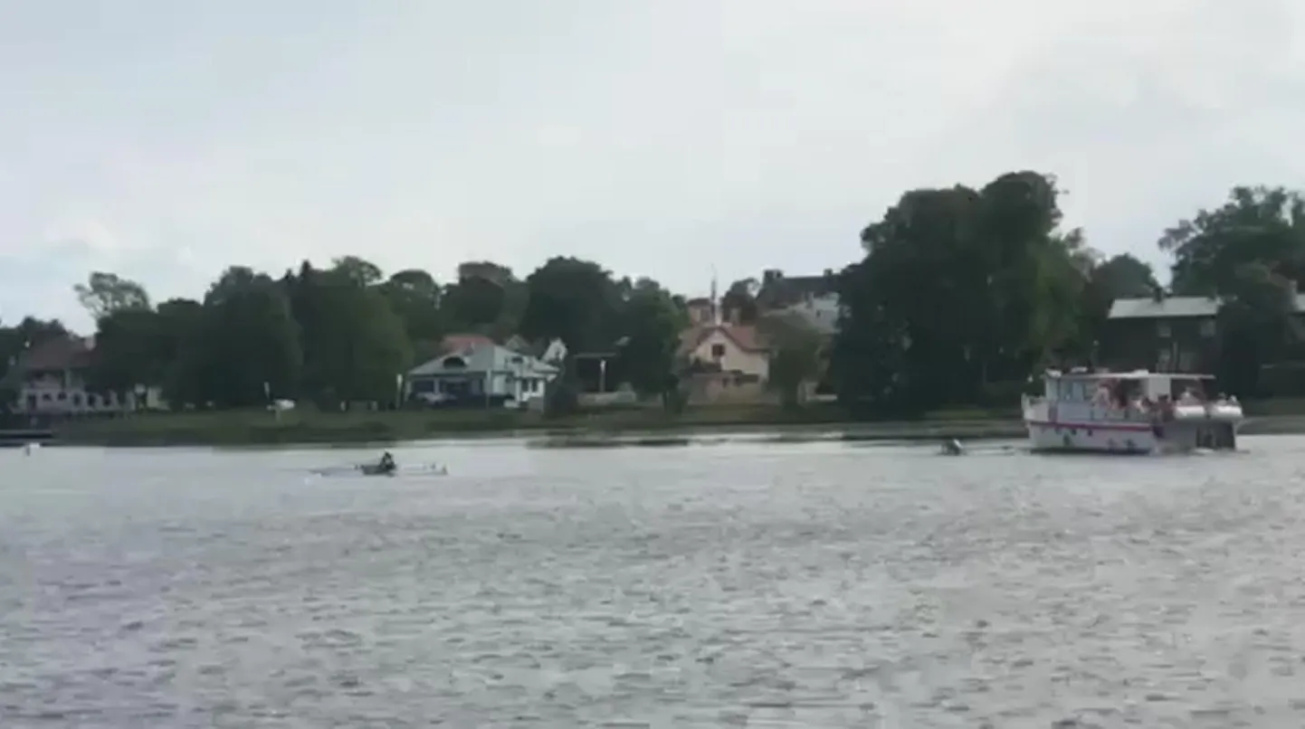 Pärast seda, kui tunamullu augustis sõudevõistlusel jäi noore sõudja ja lõbusõidualuse kokkupõrkest puudu heal juhul meeter, võeti liikluskorraldus Pärnu jõel luubi alla.
