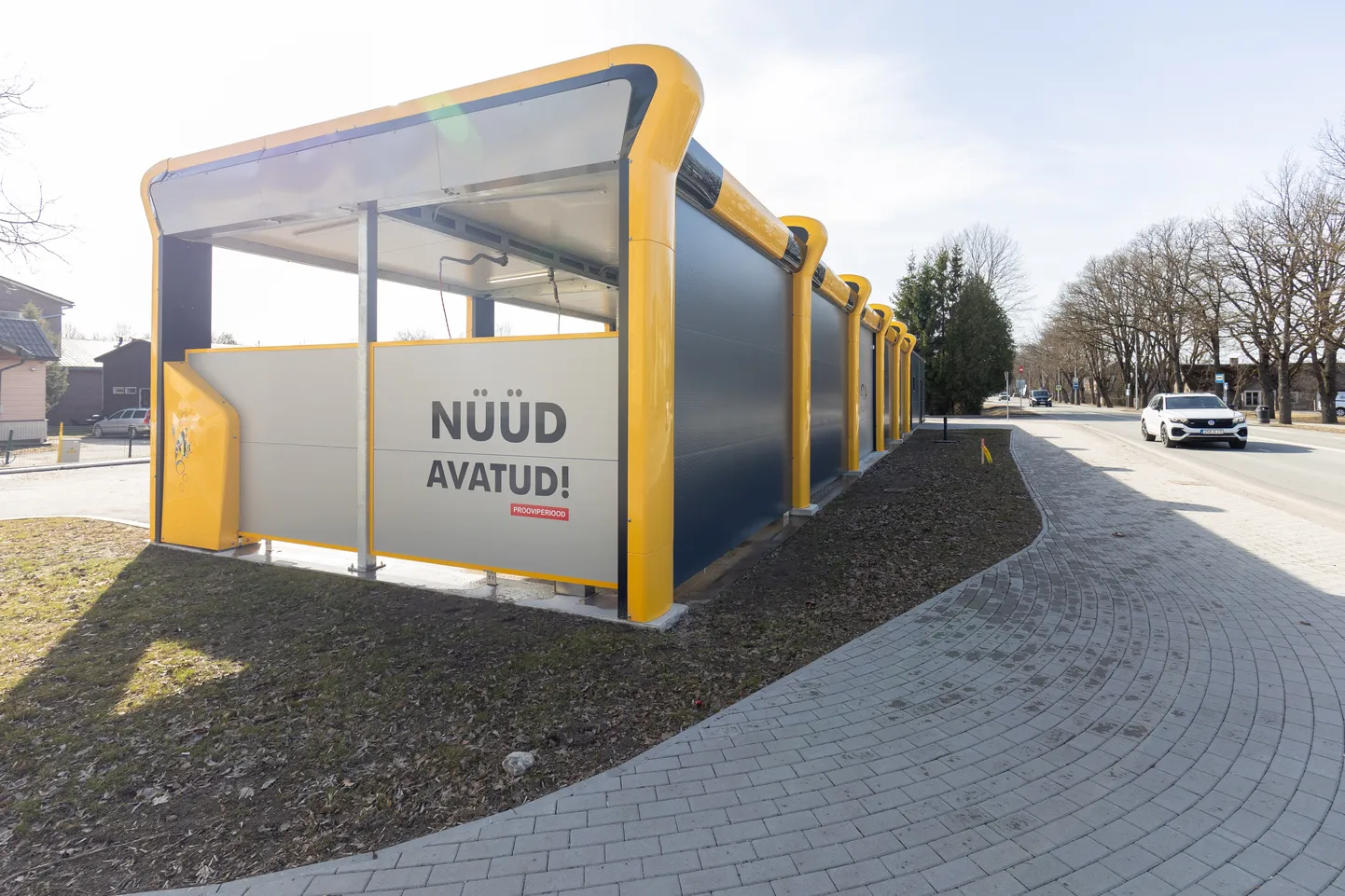 Paide Aqua pesula ees on uus korralik kõnnitee, kuid sealt edasi praegu kergtee puudub.