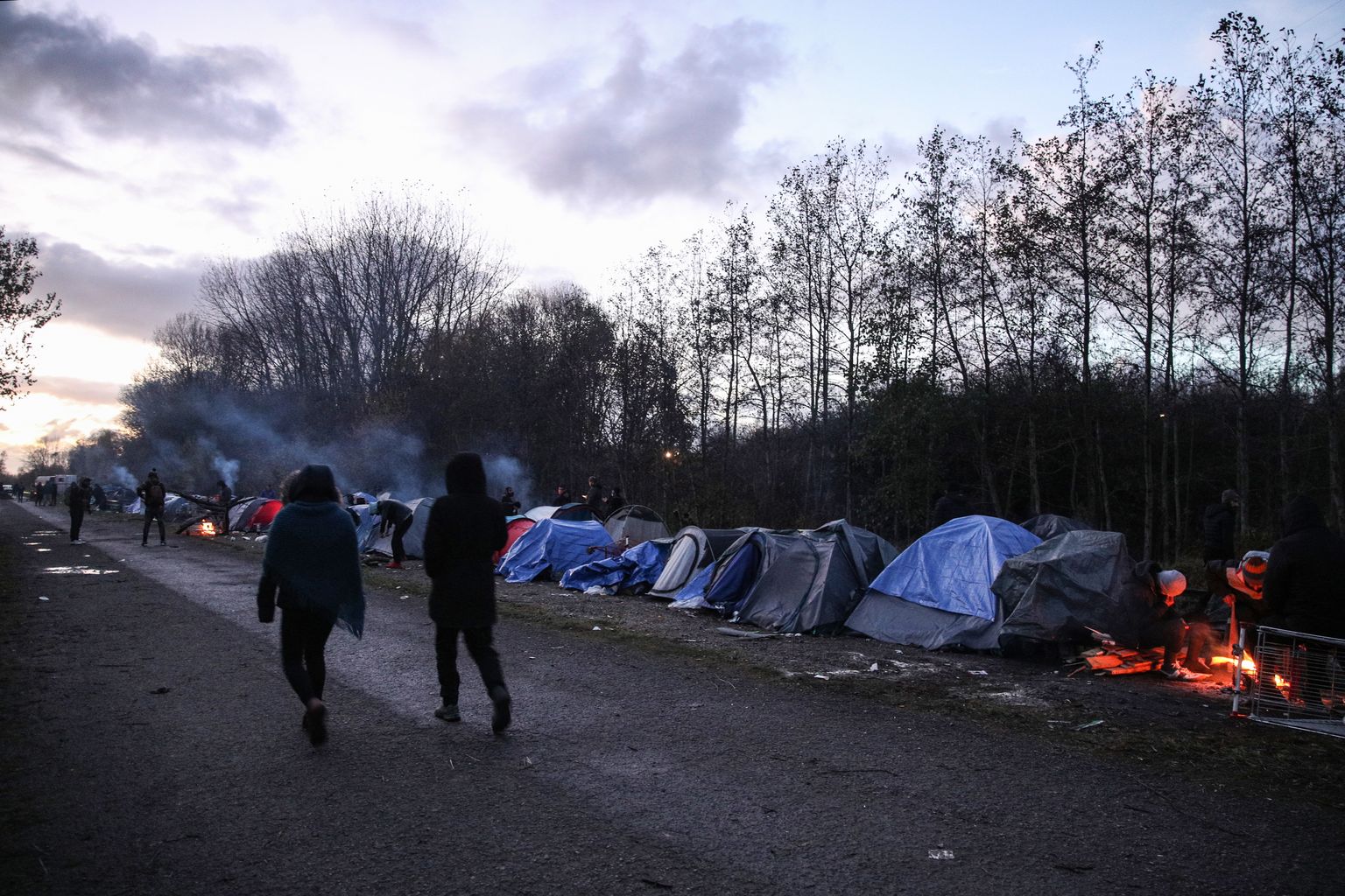 Migrandilaager Prantsusmaa ranniku lähedal.
