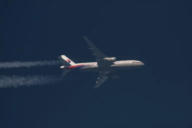 Malaysia Airlinesi lennuk Boeing 777- 200 ER lendamas 5. veebruaril 2014 Poola kohal