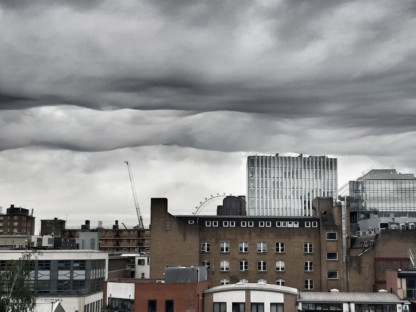 «Musta augu» pilved Londoni kohal