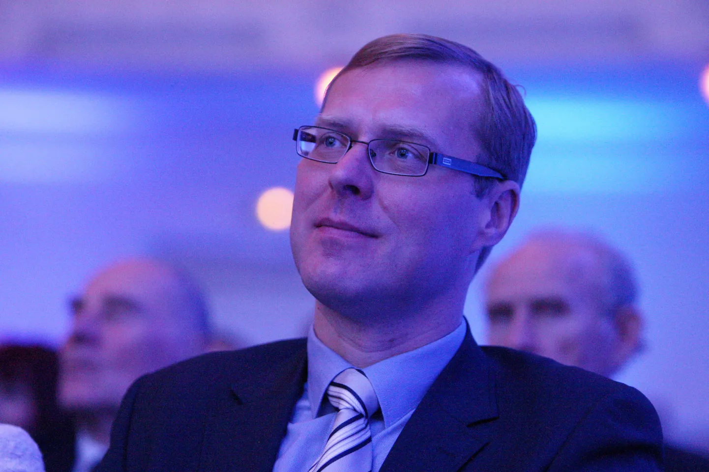 Hannes Rumm Mart Laari esimese valitsuse 20. aastapäeva konverentsil.