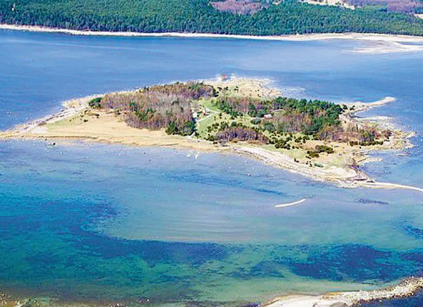 Kräsuli saarest ühele poole jääb Viimsi loodetipp, teisele poole Aegna.