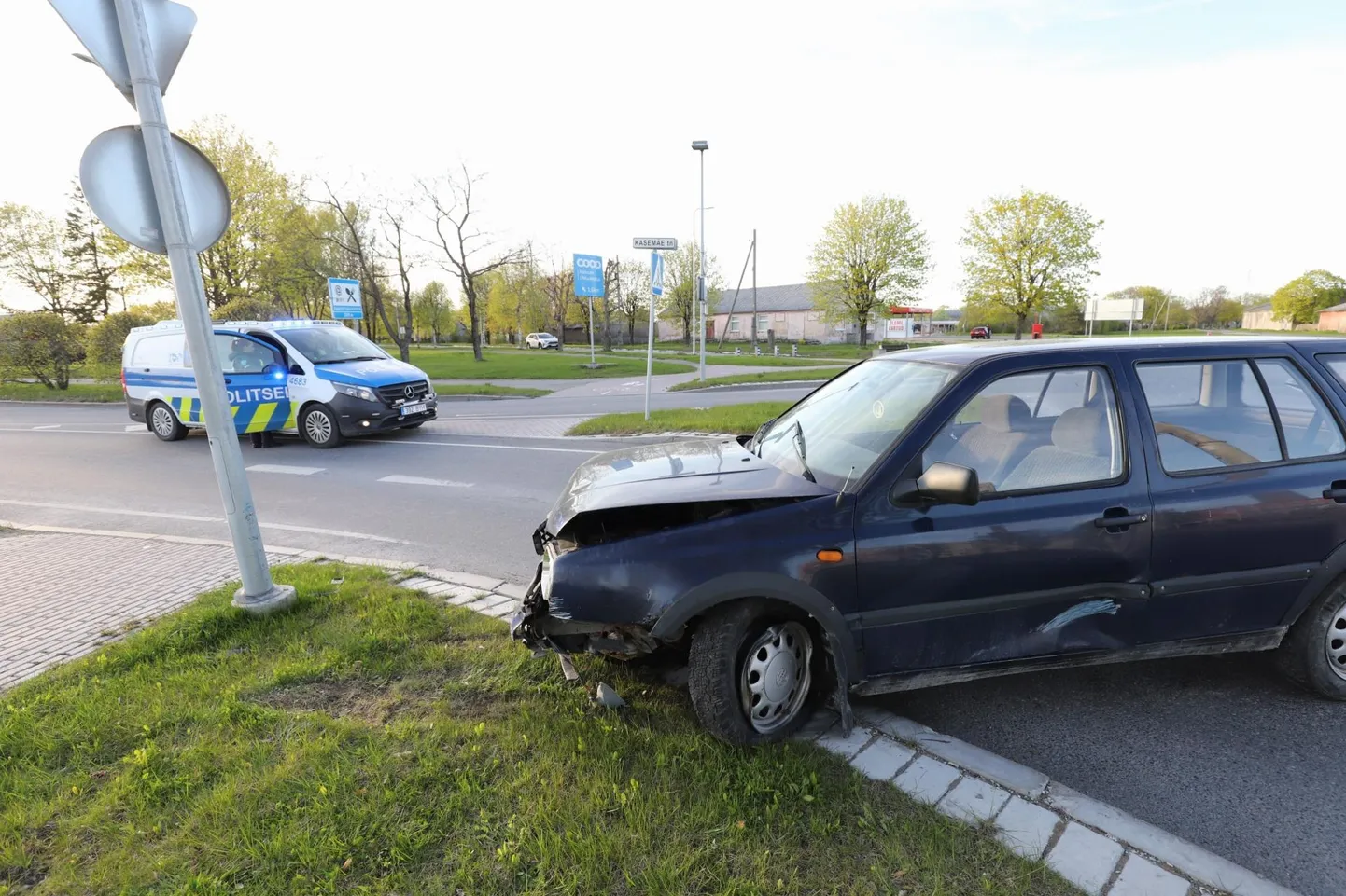 69. sünnipäeva tähistanud nokastanud meesterahvas ei tulnud auto juhtimisega toime.