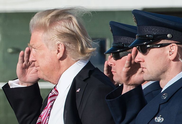 USA president Donald Trump lendas esmakordselt presidendilennukiga