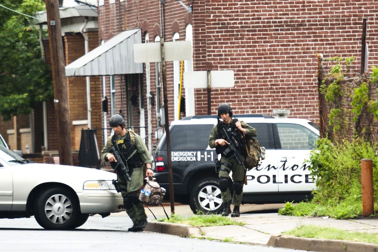 Politsei taktikalise eriüksuse (SWAT) liikmed Trentonis (New Jersey osariik).