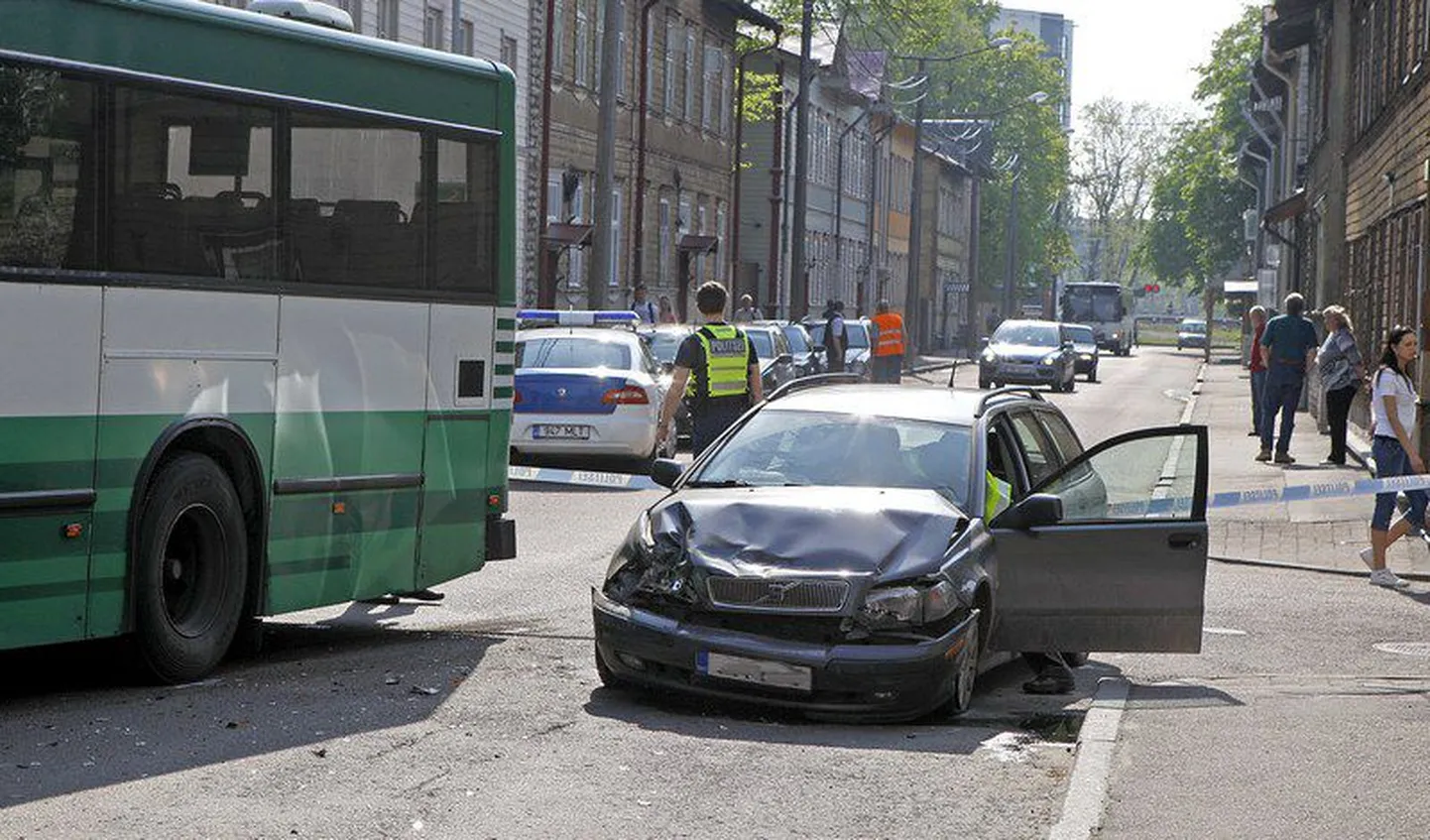 Mais hukkus Tallinnas Väike-Ameerika ja Koidu tänavate ristmikul juhtunud liiklusõnnetuses 55-aastane mees.