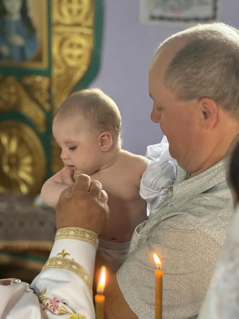 Ukraina meestel tuleb kodumaa kaitsmise kohustuste kõrval mõnikord vastu võtta ristiisa kohustused.