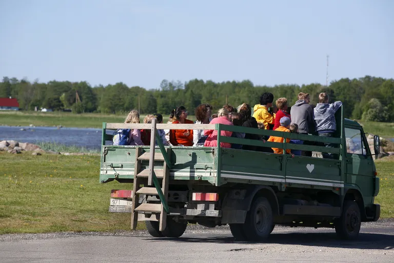 Kihnu transport