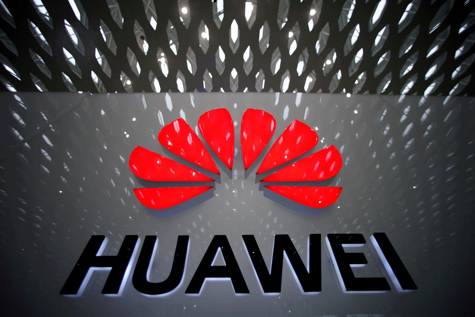 Huawei logo Shenzheni lennujaamas.