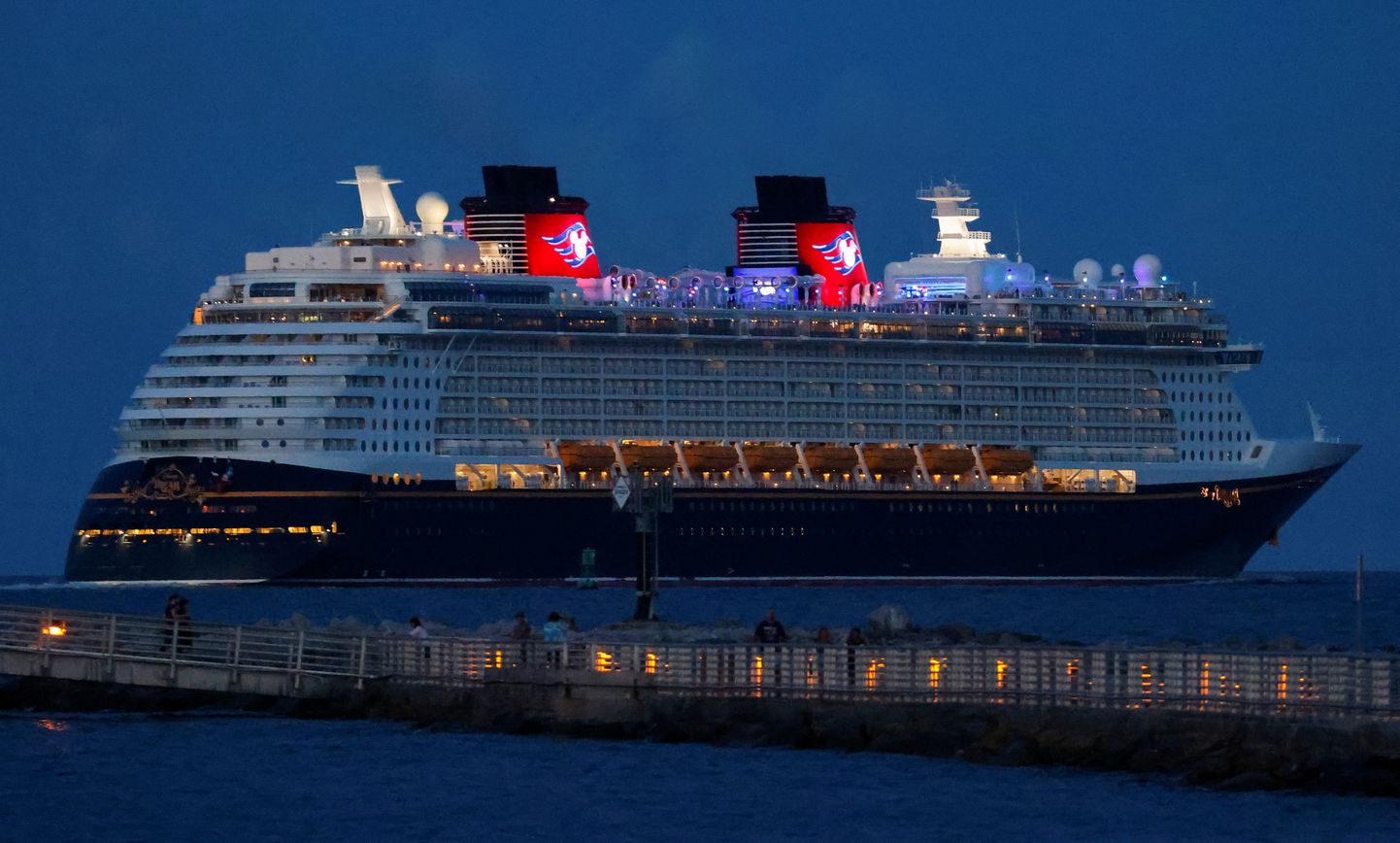 Esmakordselt pärast koroonat: Disney Cruise Lines laev Disney Dream väljus Port Canaverali sadamast Floridas ning võttis suuna Bahamale.